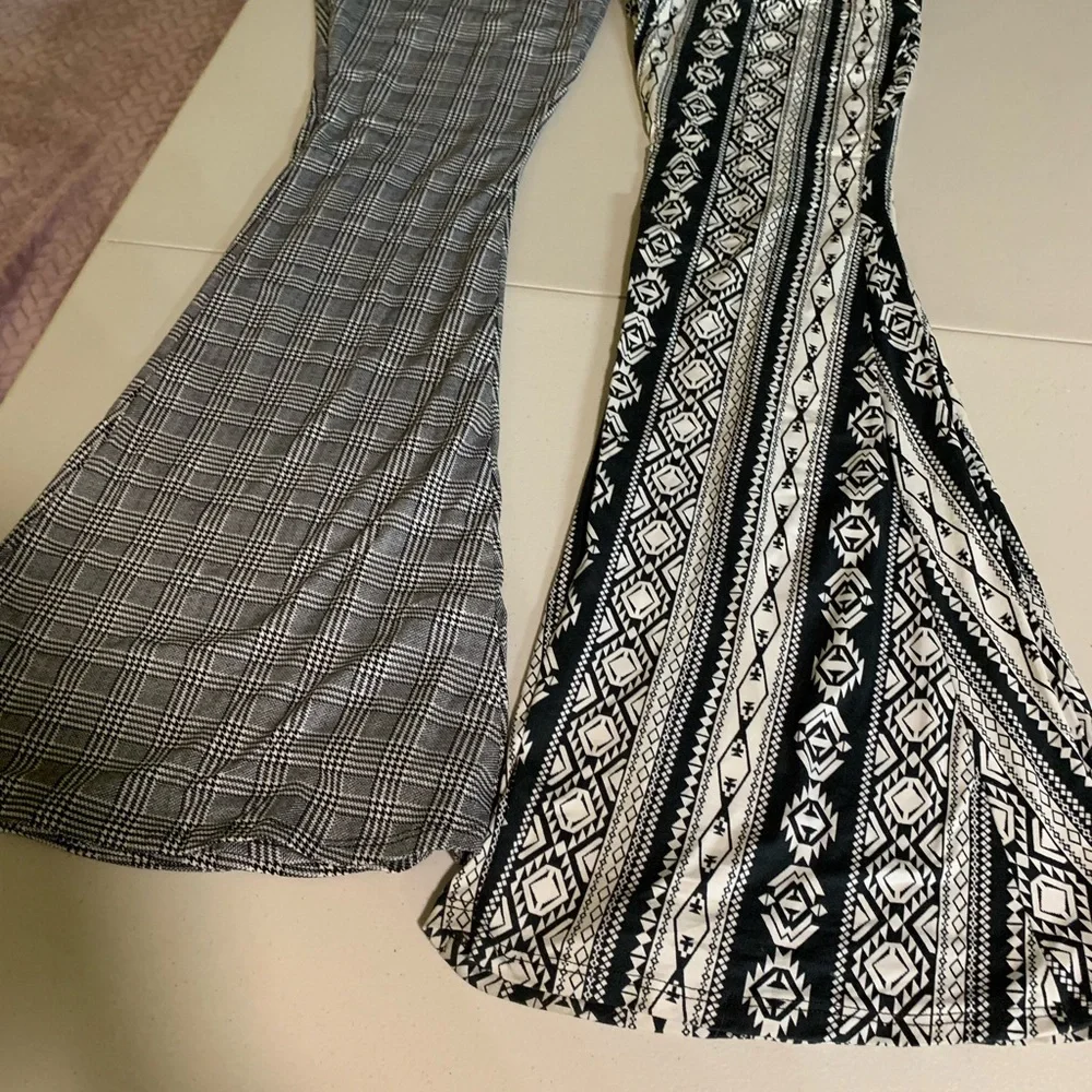 Bell bottom leggings - Picture 2 of 3